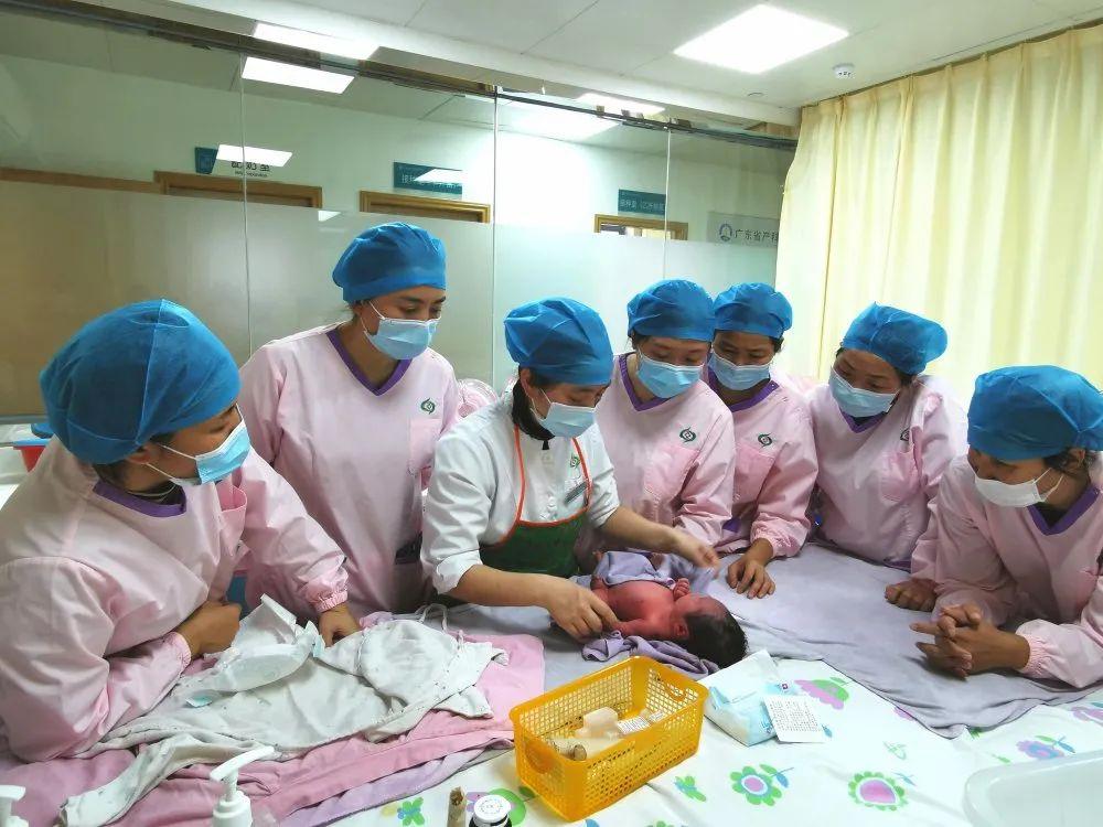 兴平市妇婴监护型护送